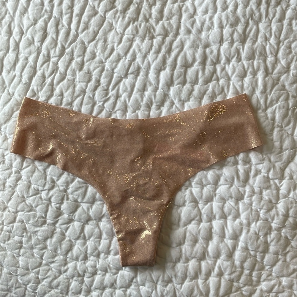 VS Pink Nude Shimmer No Show Thong